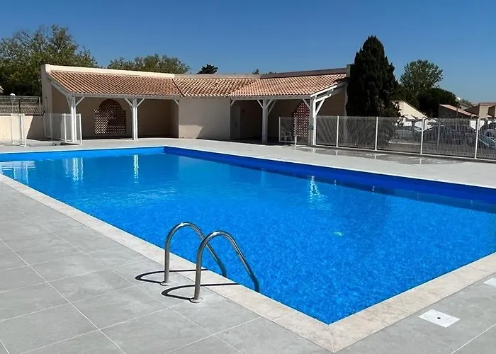 Villa Belle Plein Sud Semi-climatisee 4 Couchages 2 Terrasse, Piscine Commune Parking Dans Securisee 200m De La Lrma54