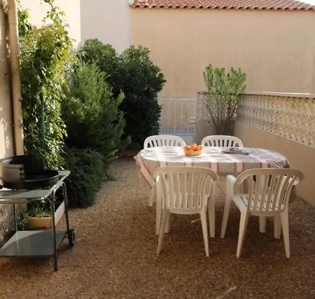Villa Belle Plein Sud Semi-climatisee 4 Couchages 2 Terrasse, Piscine Commune Parking Dans Securisee 200m De La Lrma54 Portiragnes