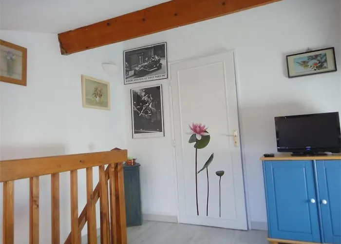 Villa Belle Plein Sud Semi-climatisee 4 Couchages 2 Terrasse, Piscine Commune Parking Dans Securisee 200m De La Lrma54